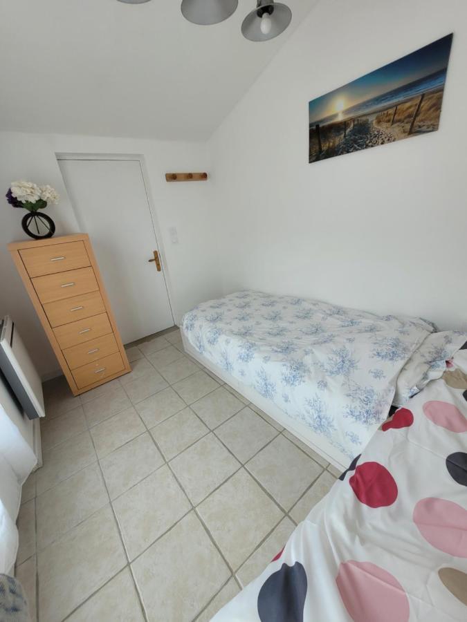 Beau Chalet 6 Personnes Avec Jacuzzi Tilly-sur-Seulles Exterior photo